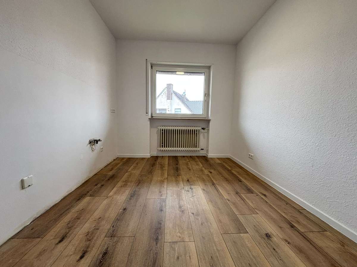 Mackenbach - 3 ZKB Wohnung, neue EBK, 2 Balkone, Gäste WC, Garage *ERSTBEZUG NACH RENOVIERUNG* - Photo 5